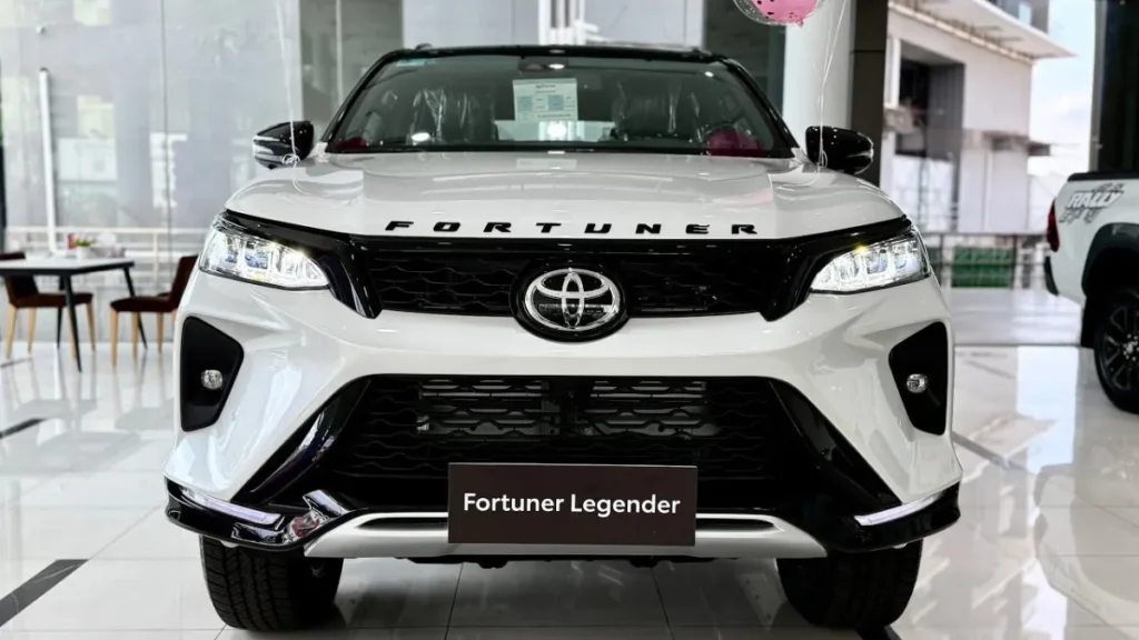 Toyota FORTUNER 4WD